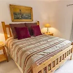 Camino Chaco In 1200 East Three-Bedroom Holiday Home