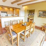 Camino Chaco In 1200 East Three-Bedroom Holiday Home