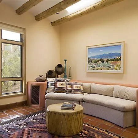Camino Chaco In 1200 East Three-bedroom Holiday