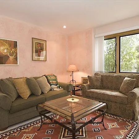 Camino Chaco In 1200 East Three-bedroom Holiday Holiday home Santa Fe