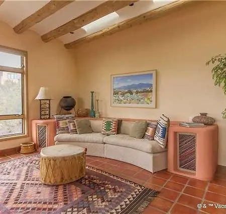 Camino Chaco In 1200 East Three-bedroom Holiday Holiday home Santa Fe